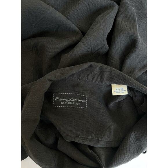 Tommy Bahama Mens XL 100% Silk Black Short Sleeve Shirt Button Floral Pocket - Picture 4 of 5